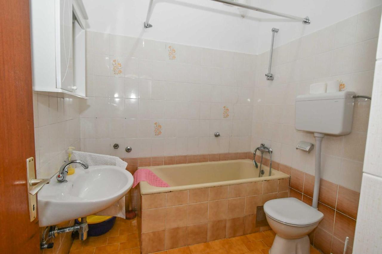 Apartmani Dora Duboka Buitenkant foto