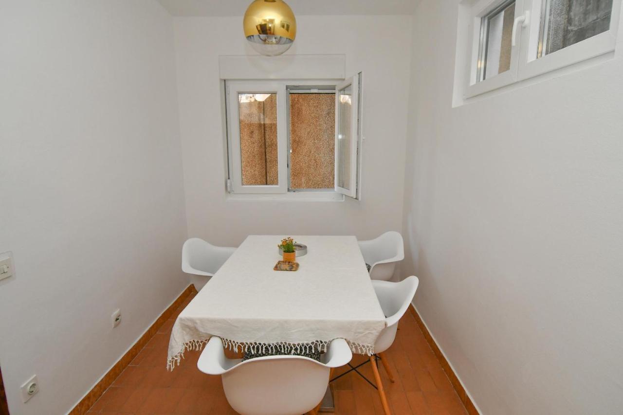 Apartmani Dora Duboka Buitenkant foto