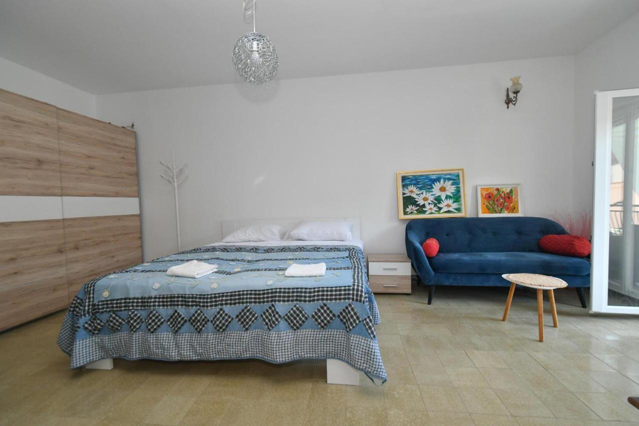 Apartmani Dora Duboka Buitenkant foto