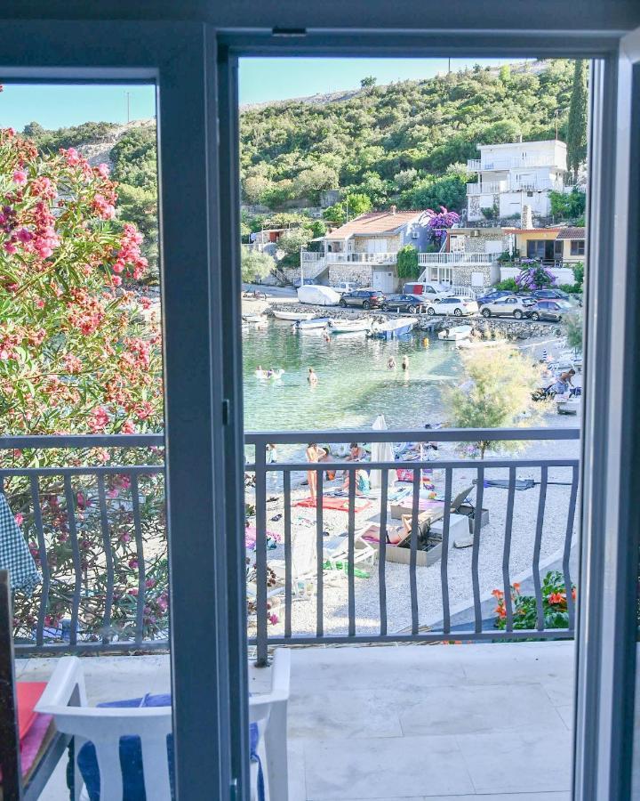 Apartmani Dora Duboka Buitenkant foto