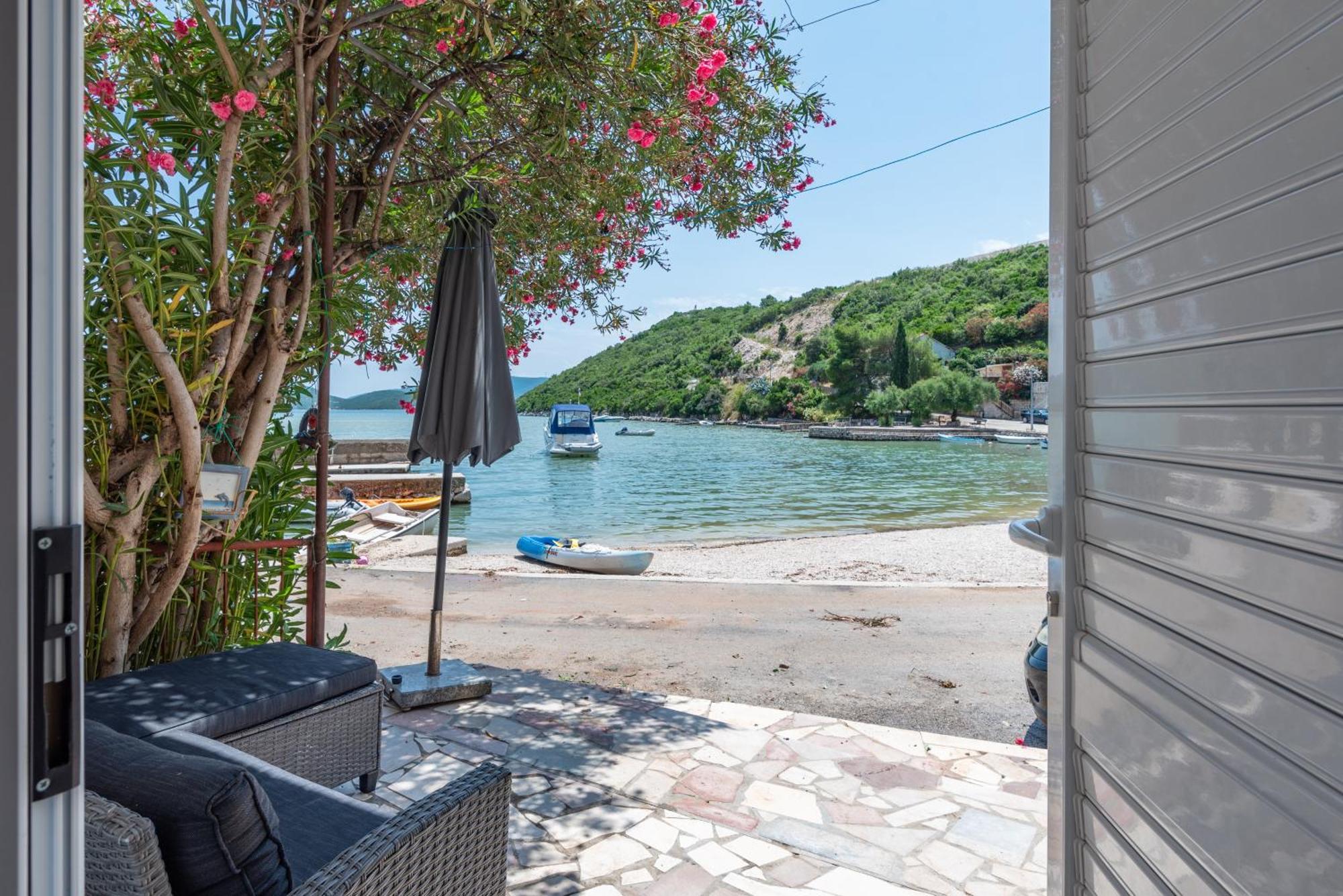 Apartmani Dora Duboka Buitenkant foto
